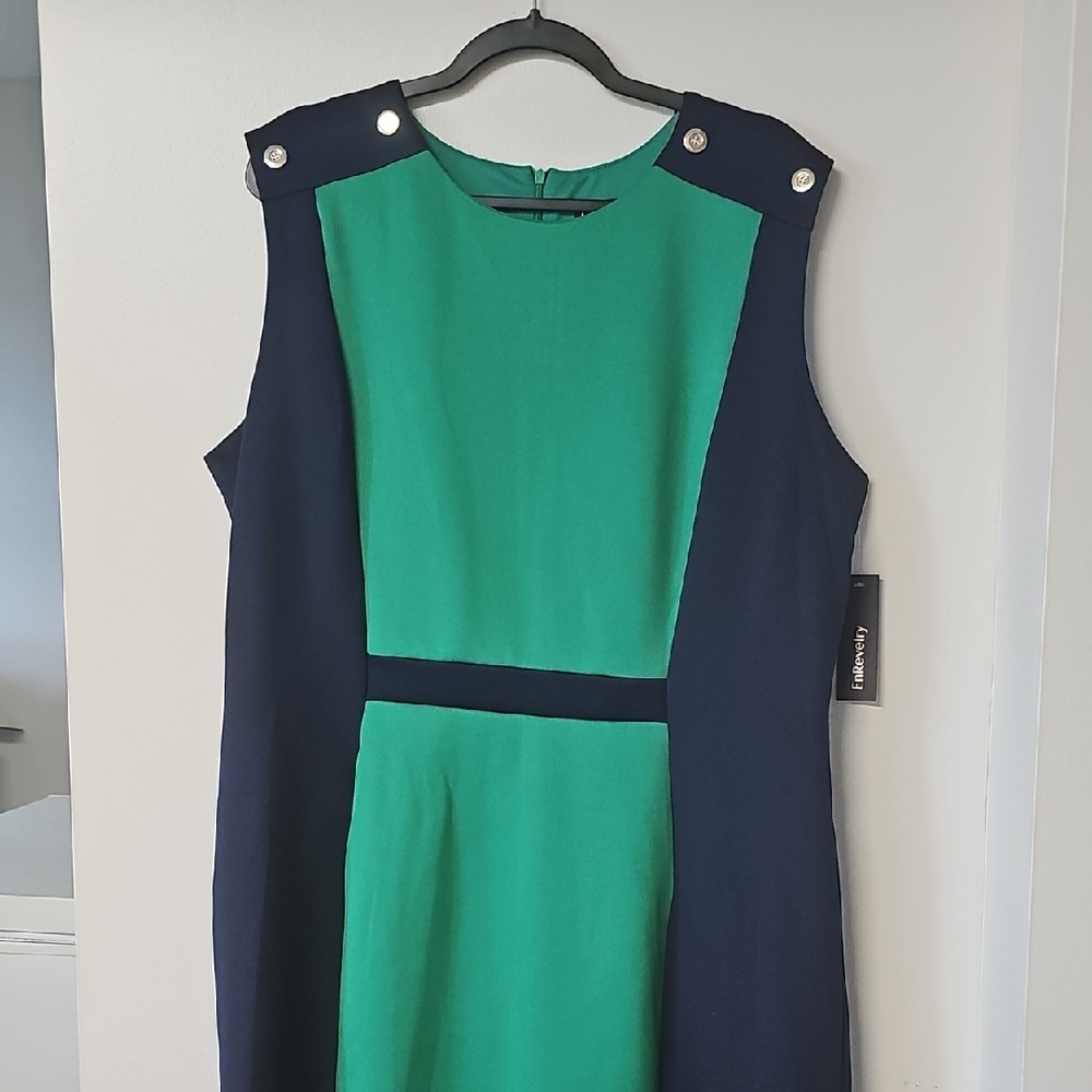 Chic Green and Navy Midi Dress